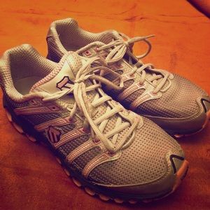 Womens Kswiss sneakers